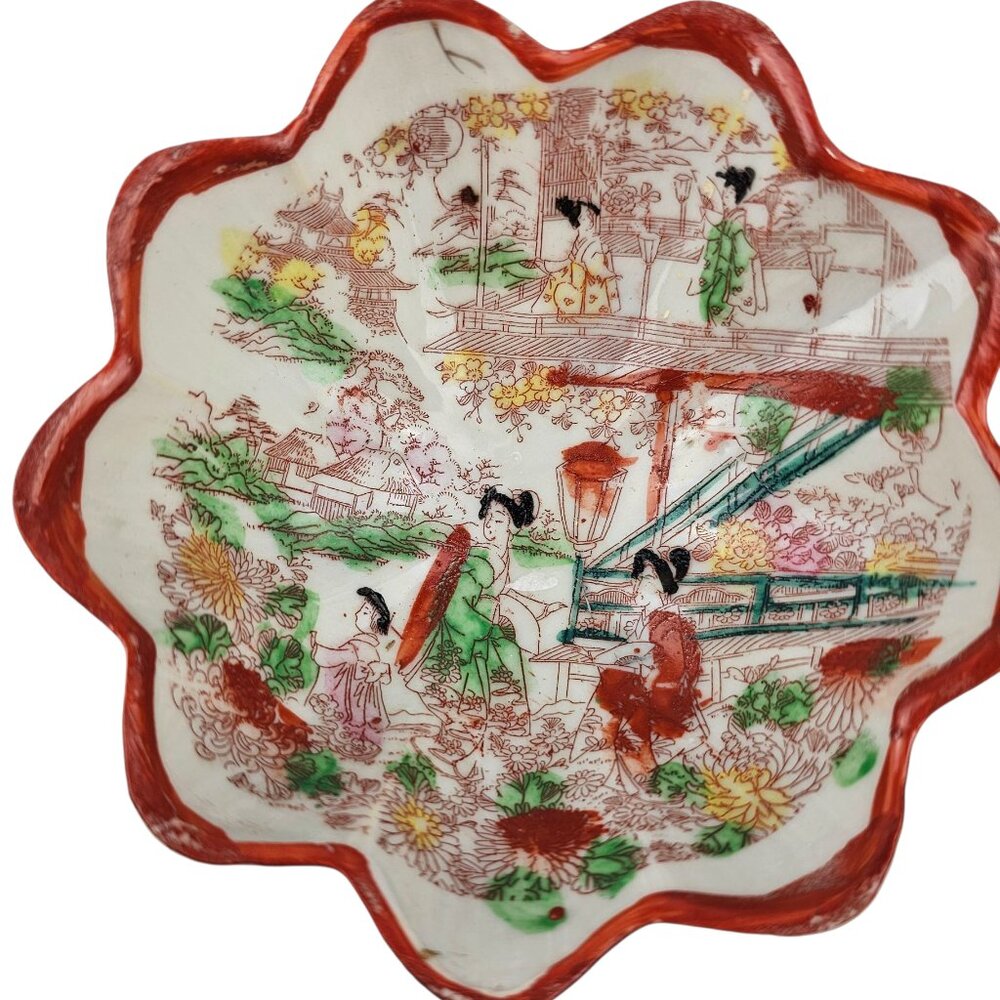 Vintage‎ Made in Japan Hand Painted Japanese Porcelain Nut Bowl.